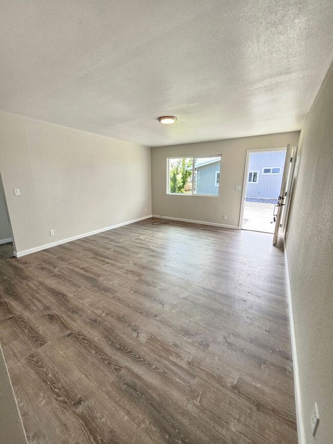 Building Photo - Beautiful 2 bedroom 1 bath home in Waimeaa