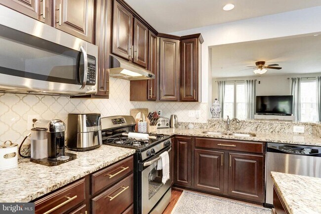 Building Photo - 7359 Matchbox Alley