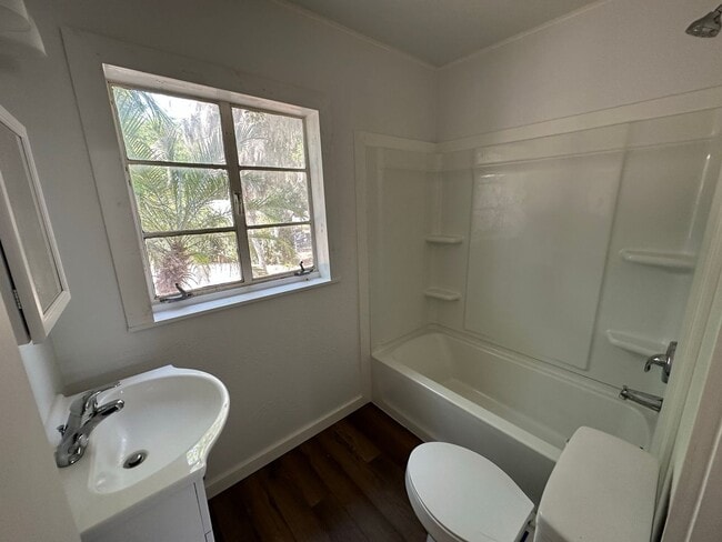 Building Photo - Eustis - 3 Bedroom, 1 Bathroom – $1795