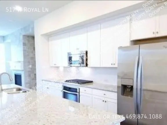 Building Photo - 517 W Royal Ln