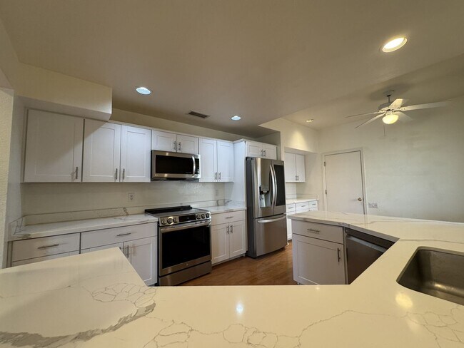 Building Photo - LUXURY LAKEFRONT GAINEY RANCH TOWNHOME WITH GOLF COURSE VIEWS – RESORT STYLE SCOTTSDALE LIVING!
