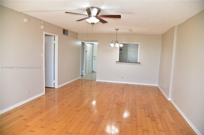 Building Photo - 404 NW 68th Ave