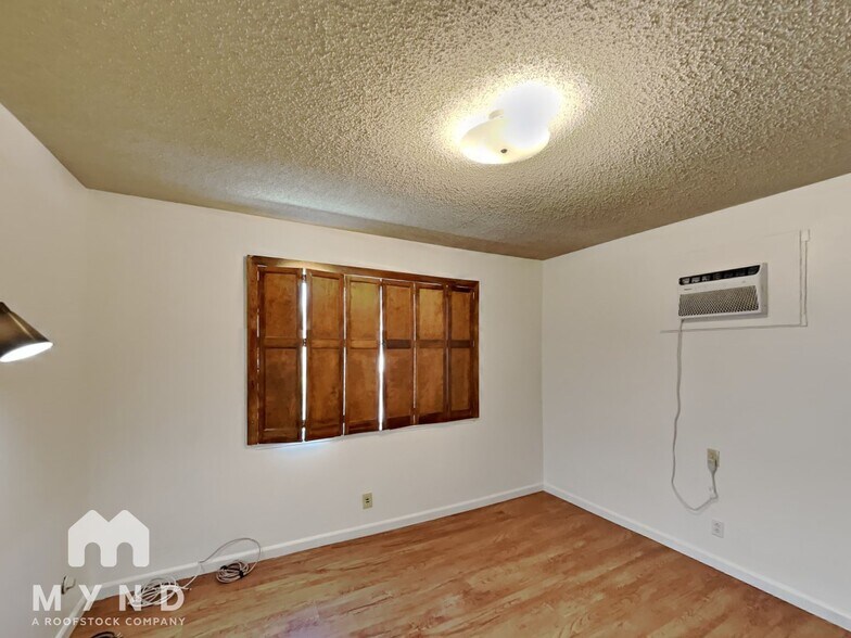 Building Photo - 5515 Spinnaker Dr
