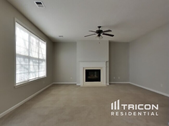 Building Photo - 4495 Feather Way