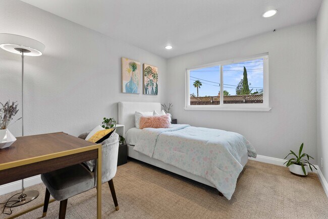 Building Photo - 841 W Latimer Ave