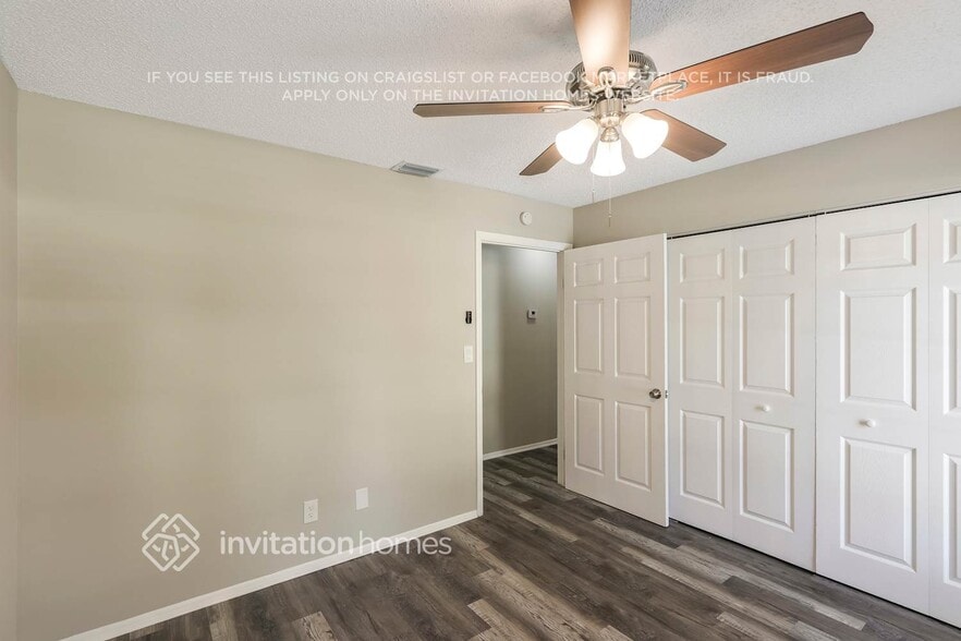 Building Photo - 933 Hillrise Dr