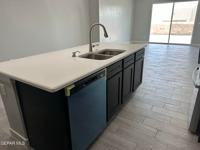 Building Photo - 13138 Emerald Isle St