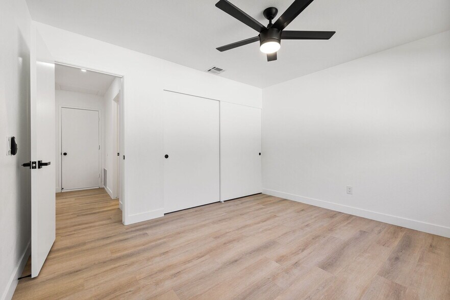 Building Photo - 74930 San Simeon Dr