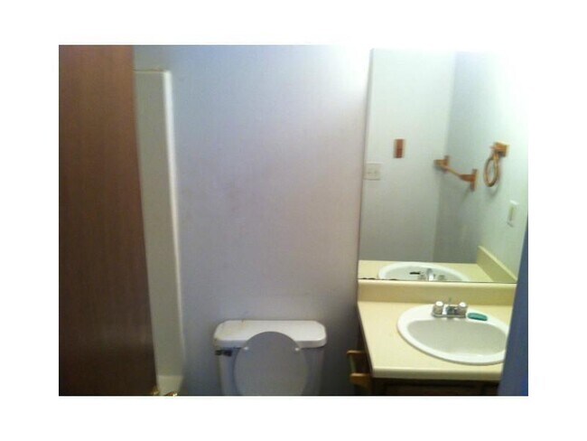 Building Photo - 2523 Sweetridge Ct