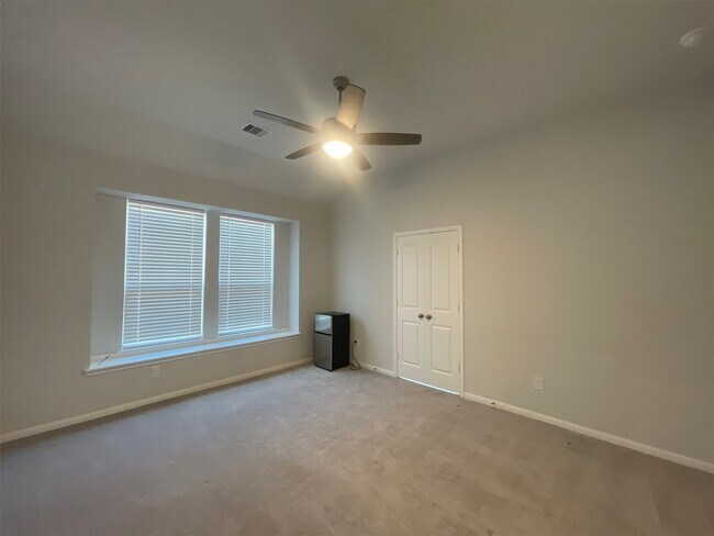 Building Photo - 12614 White Pelican Ct