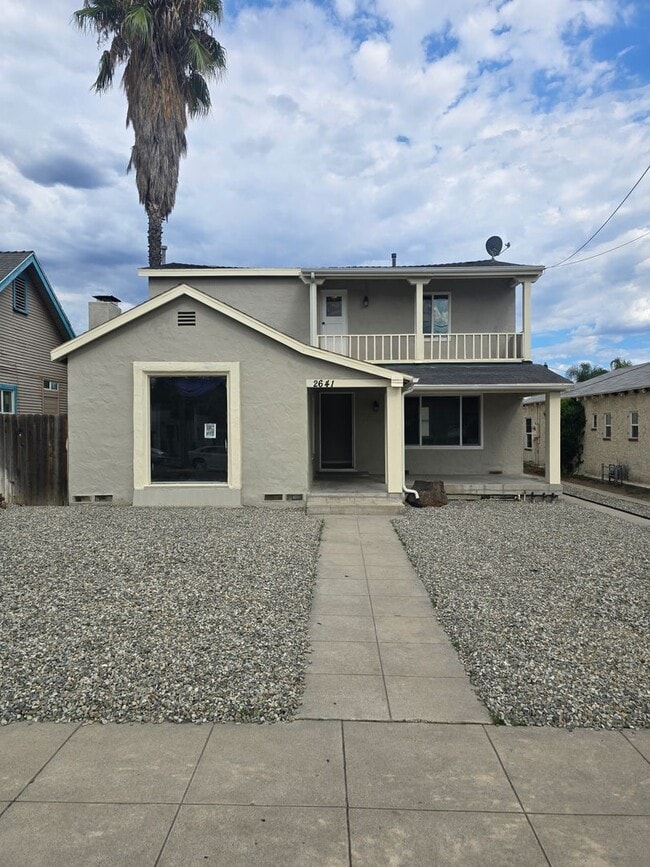 Building Photo - 2641 N Arrowhead Ave