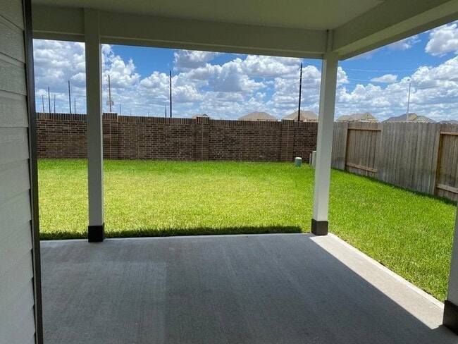 Building Photo - 3311 Owl Hollow Dr