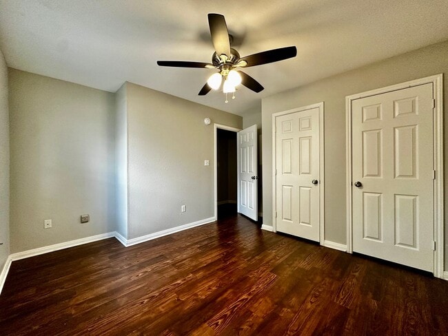Building Photo - 2/2 Townhome at Hunt Club!