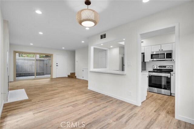 Building Photo - 704 W Sierra Madre Blvd