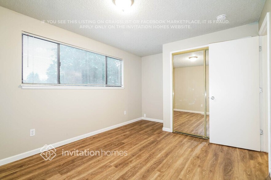 Building Photo - 14719 104th Ave E