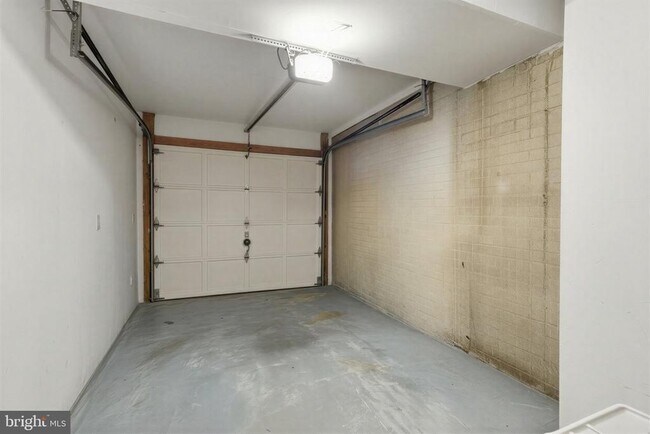 Building Photo - 1335 Argall Pl