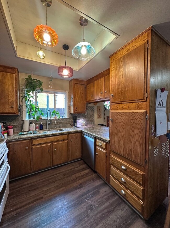 Building Photo - 1506 Manzanita Ln