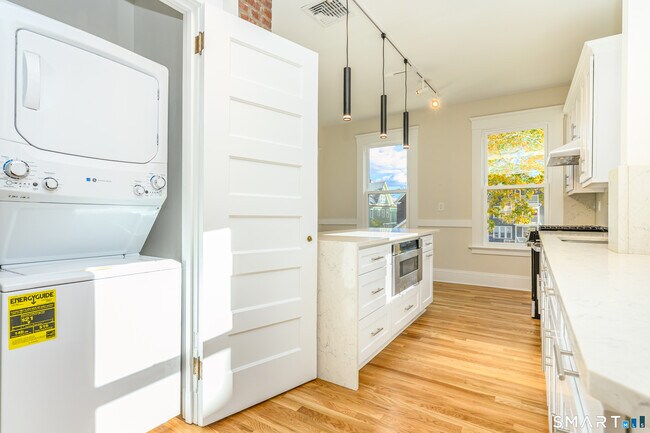 Building Photo - 27 Hubinger St