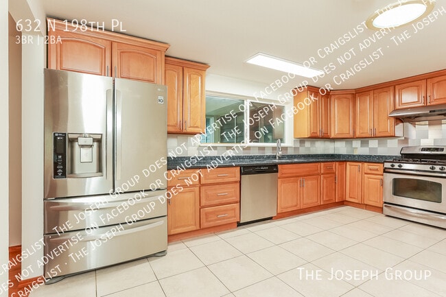 Building Photo - 632 N 198th Pl