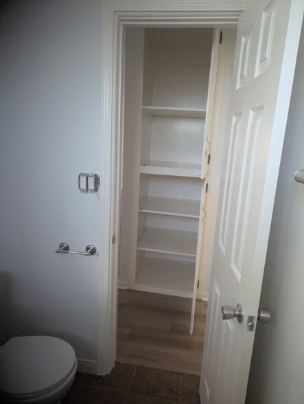 Building Photo - 1428 S F St