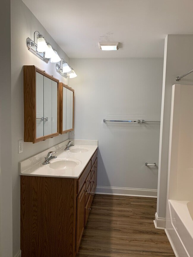 Building Photo - 3 Bedroom 2 Bath Townhome in Pleasant Grov...