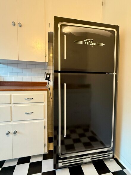 Building Photo - 5560 Village Grn