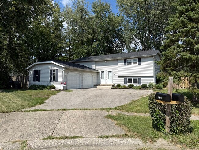 Building Photo - 7609 Cortina Ct
