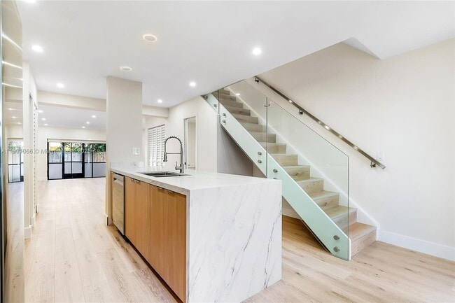 Building Photo - 11551 Royal Palm Blvd