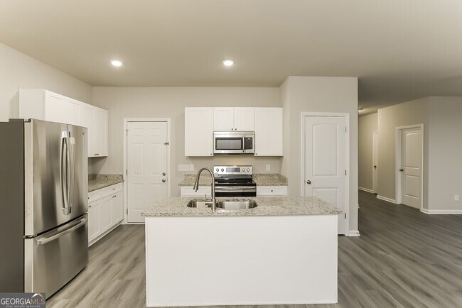 Building Photo - 118 Mineral Springs Ln