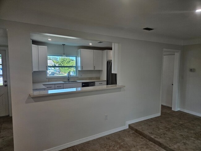 Building Photo - Block Remodeled Seminole Home