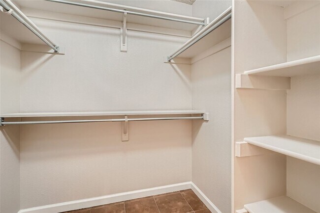 Building Photo - Desirable DTC Condo