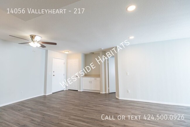 Building Photo - 14056 Valleyheart Dr