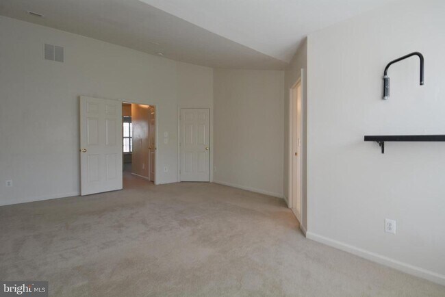 Building Photo - 5080 Grimm Dr