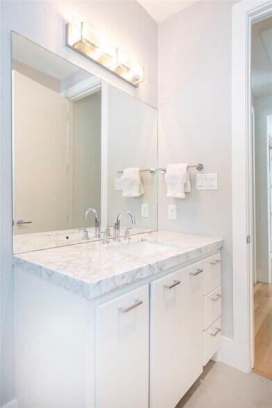Building Photo - 5624 Melshire Dr