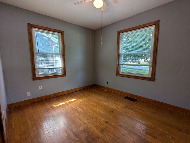 Building Photo - 507 Orchard Dr