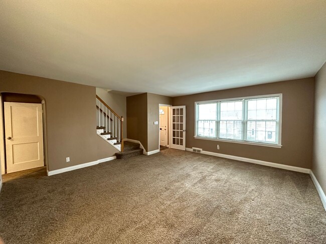 Building Photo - Stunning 3Bedroom Townhome in Parkville