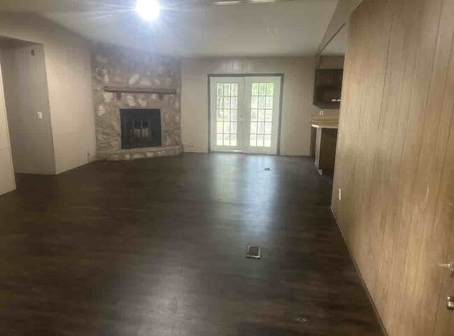 Building Photo - 163 Poplar Ln