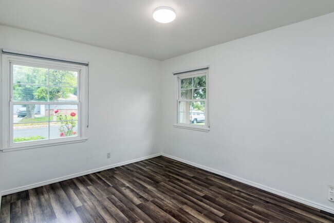 Building Photo - 8129 Darby Ave
