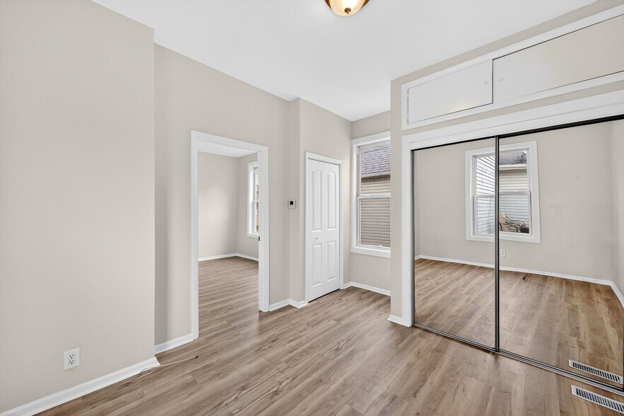 Building Photo - 4028 Schiller Pl