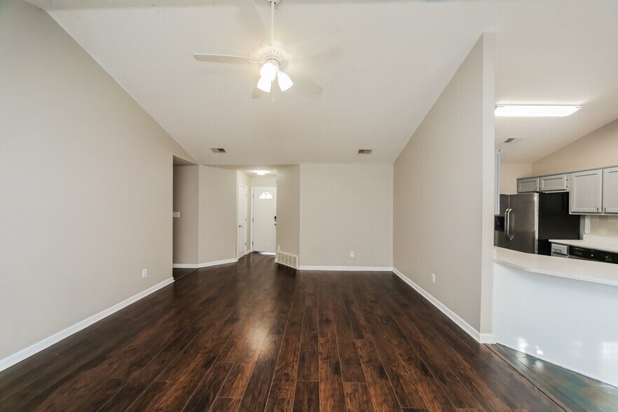 Building Photo - 1403 Leery Cove