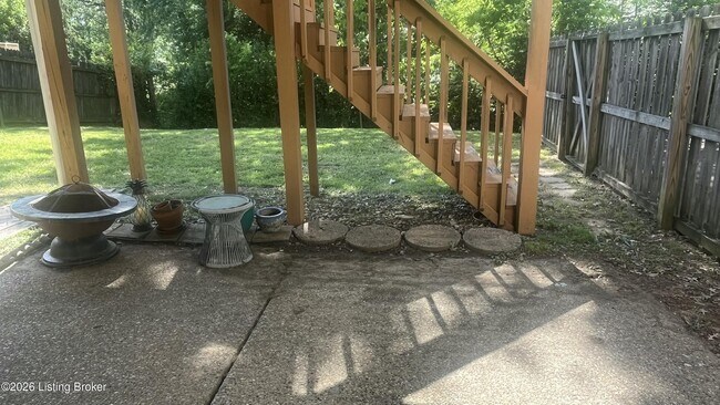 Building Photo - 402 Trinity Hills Ln