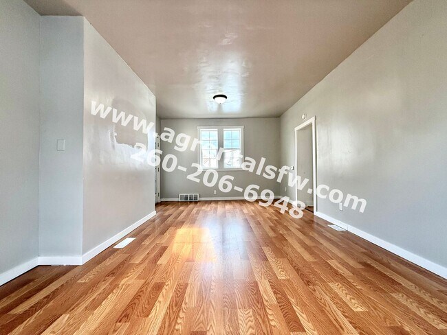 Building Photo - 1915 Ellen Ave