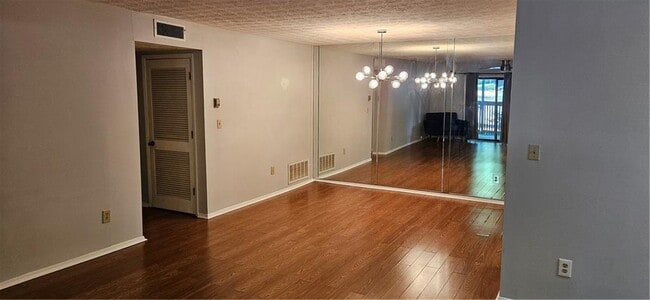 Building Photo - 207 Cumberland Ct SE