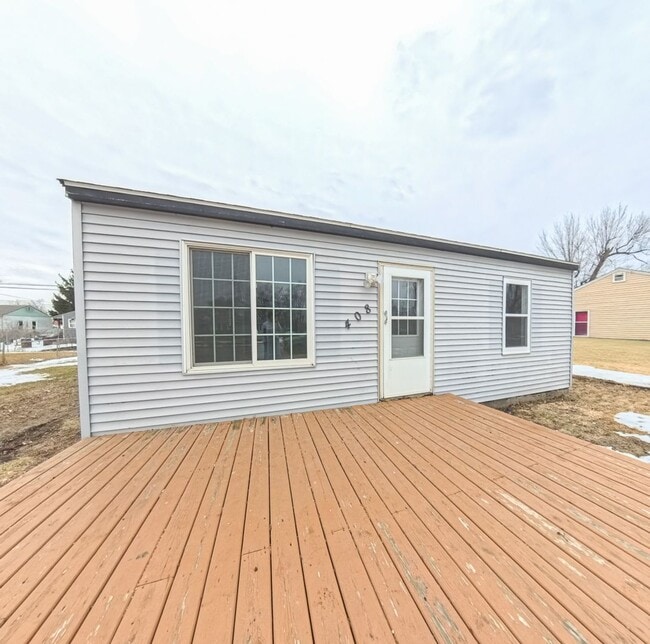 Building Photo - Cozy 2 Bedroom 1 Bathroom Home