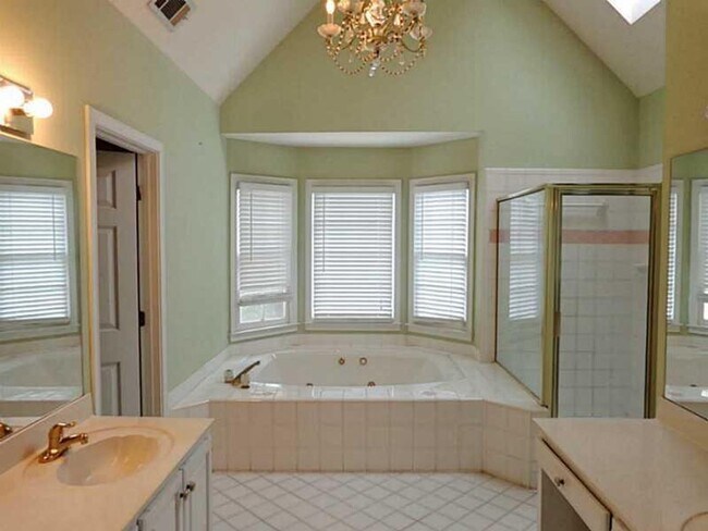 Building Photo - COMING SOON!!  5 Bedroom finished basement...