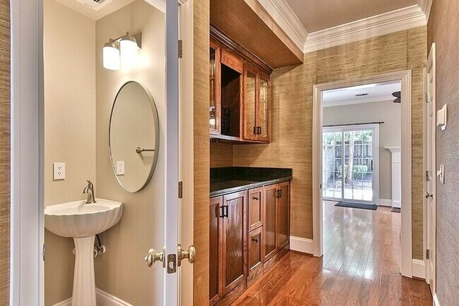 Building Photo - Wildewood in Northeast Columbia--Offering Self Guided Tour with RENTLY!