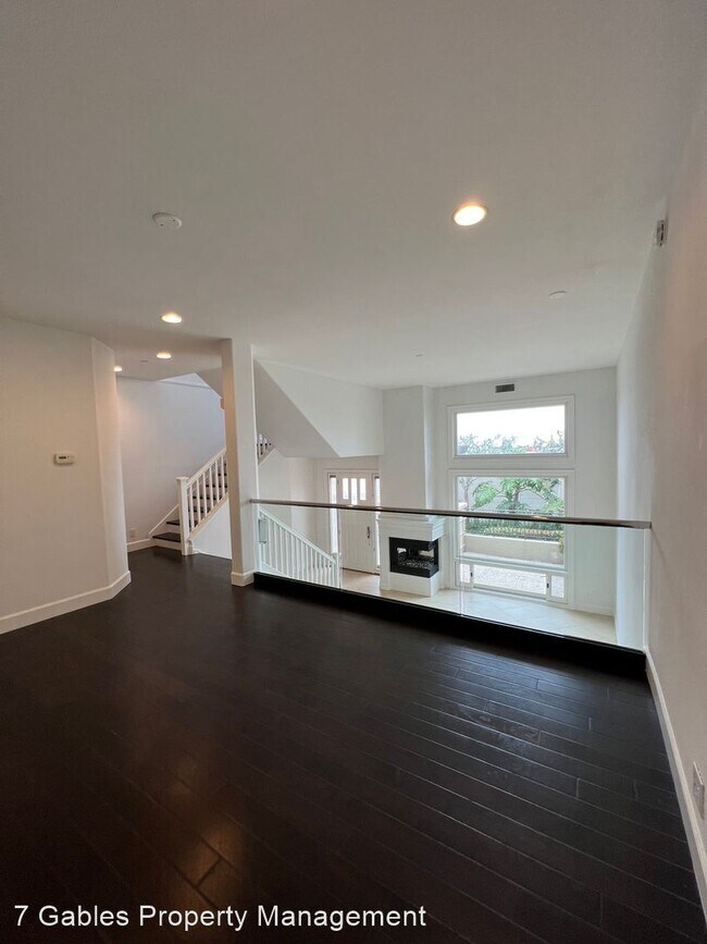 Building Photo - 2 br, 2.5 bath House - 19411 Surfset Drive