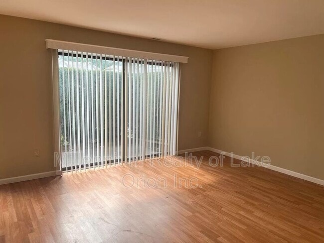 Building Photo - 50432 Bay Run S