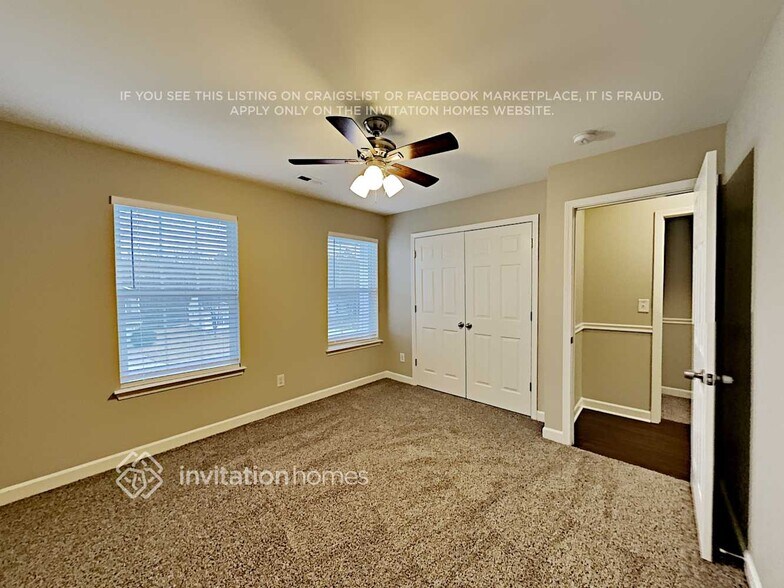 Building Photo - 886 Anchor Way NE