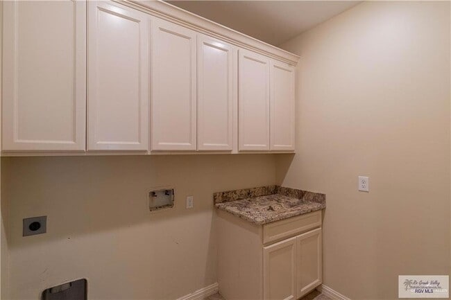 Building Photo - 2014 Thacker Ln